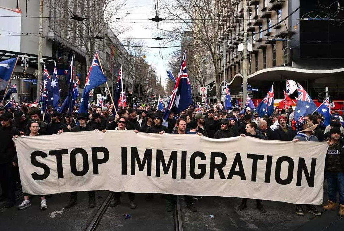 The_Indian_Sun's tweet image. Secret online chats linked to far-right #MarchForAustralia organisers contained #violent threats, including calls to "machine-gun #immigrants" &amp;amp; plans to kidnap the Prime Minister @AlboMP after the #BondiAttack, an investigation reveals. #TheIndianSun

🔗 wp.me/p7ADtX-sTm