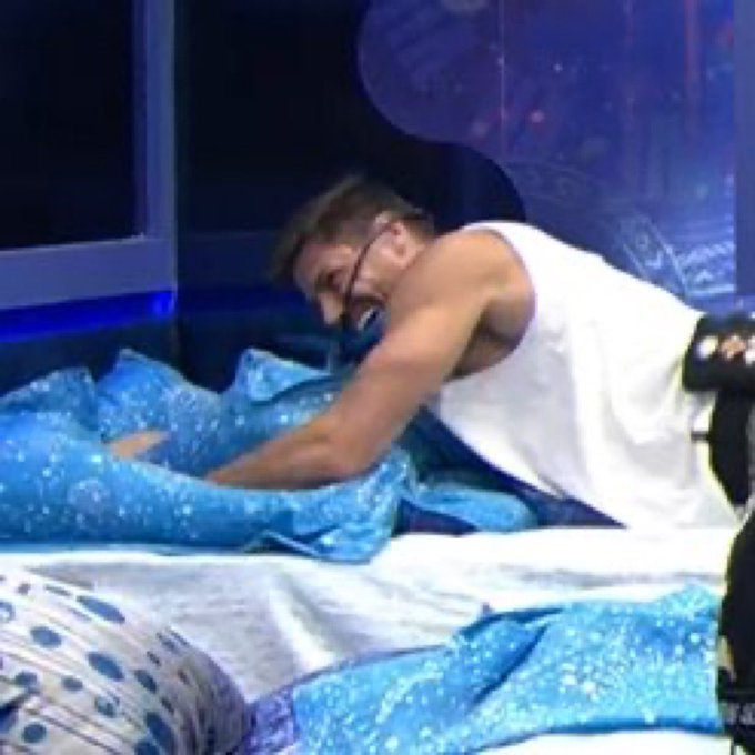 burrice pra mim é ser expulsa dando tapa nos outros