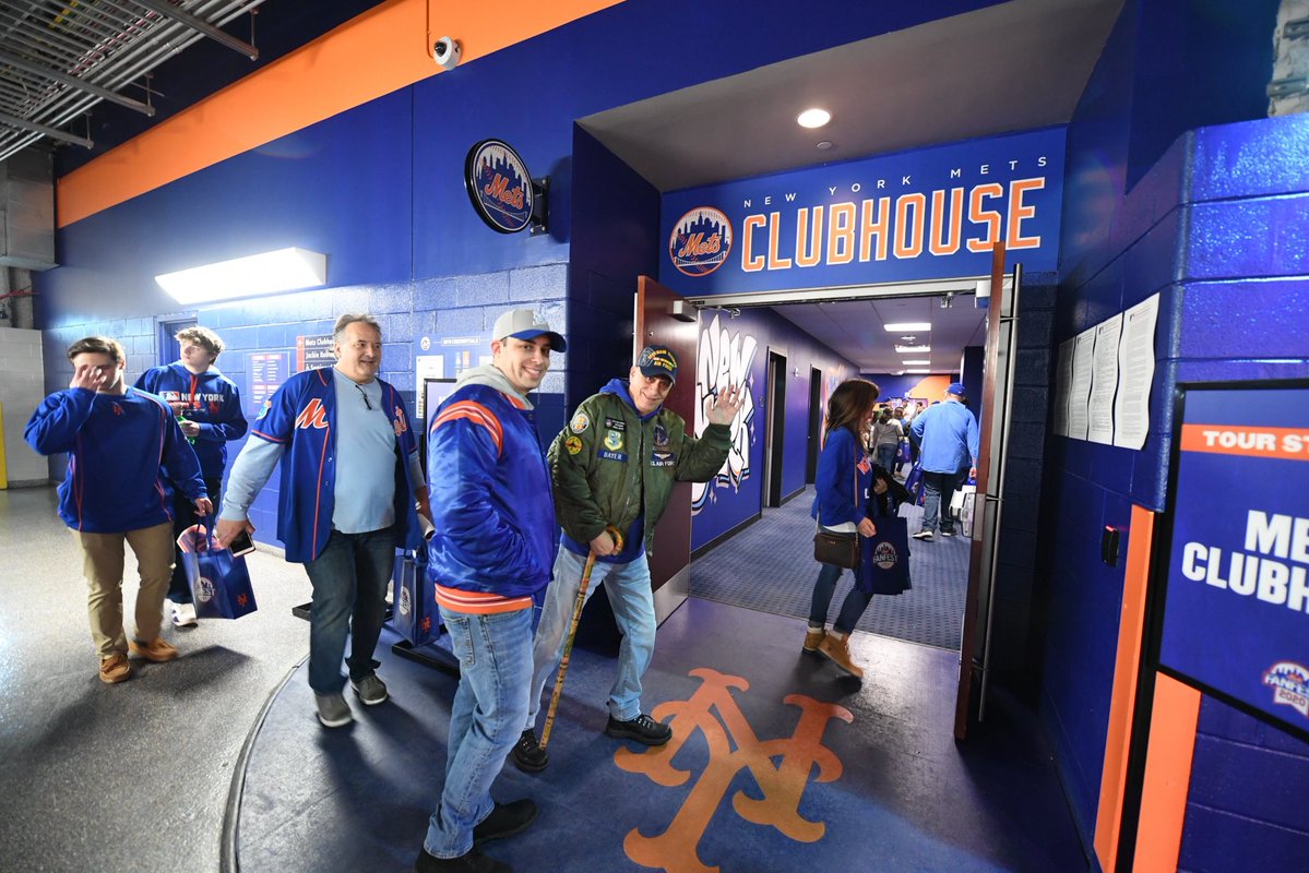 CitiField's tweet image. Last chance to book your offseason tours! ⚾️✨ Limited spots remain for select dates on the Citi Field Clubhouse Tour and the Meet the Mets Memorabilia Tour. Don’t miss your chance. Visit Mets.com/Tours to book today.