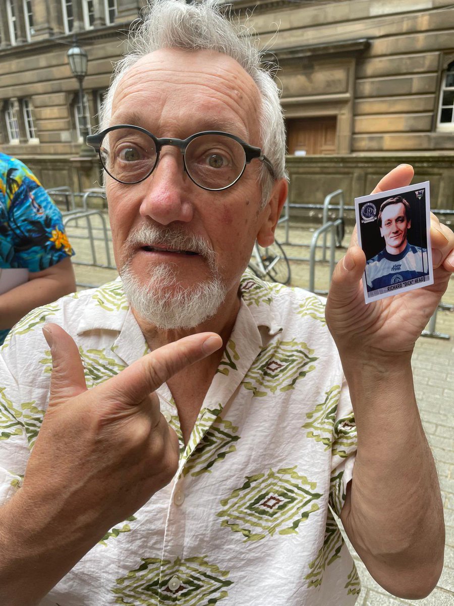 Talking Bottom tweet media