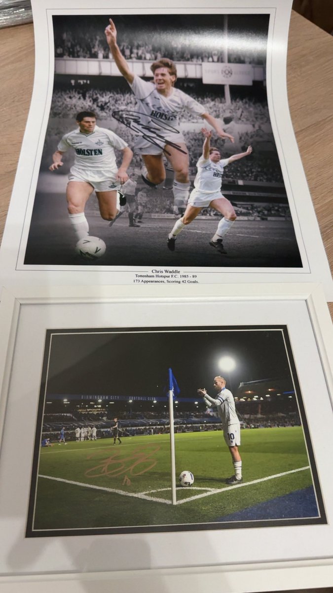 FTwishes23's tweet photo. 🚨🚨Free Giveaway time 🚨🚨

We have this amazing 16x12 signed photo with COA
Of the legend himself Chrissy Waddle 
&amp; a signed photo of @bazzabannan25 .
@chriswaddle93 

Simply 

Like &amp; share ✅
Comment done ✅
And follow Frankie &amp; Teddy’s wishes  ✅
#swfc #wawaw #Tottenham https://t.co/TYCkKASmyK