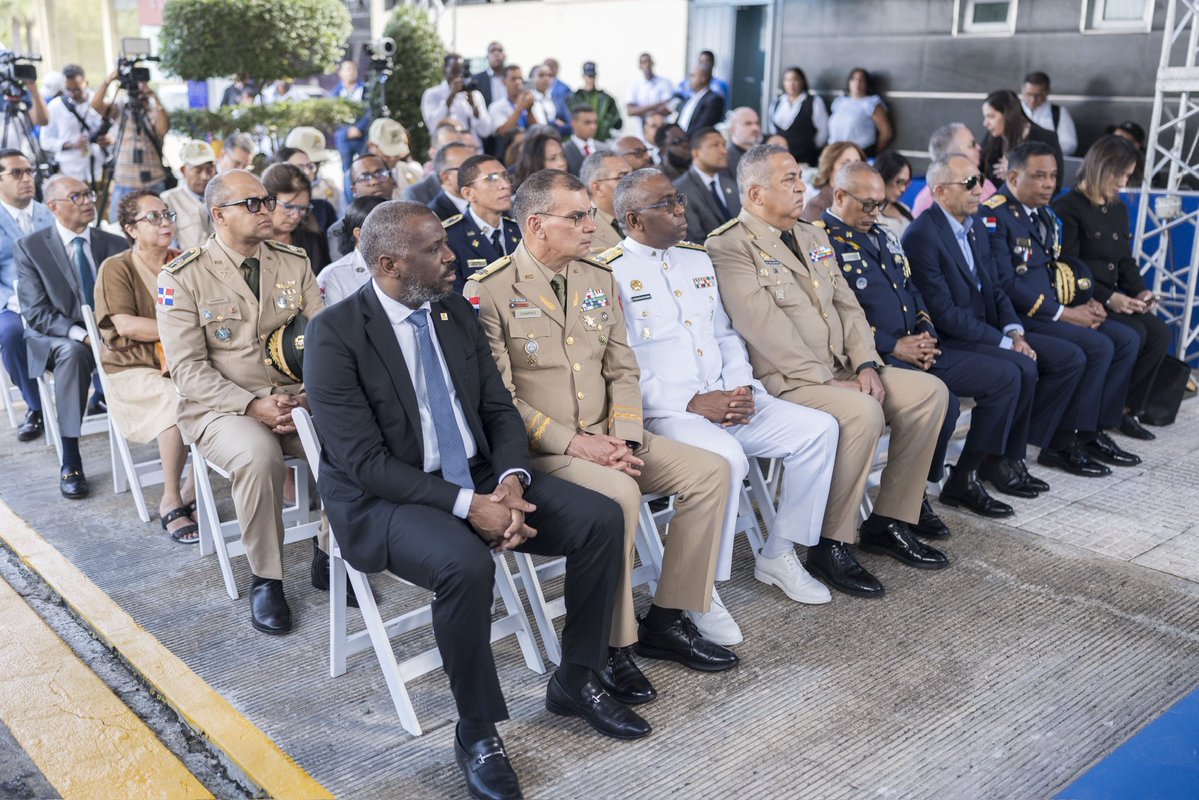 En la inauguración estuvieron presentes Faride Raful, ministra de Interior y Policía (<a href="/MinInteriorRD/">Ministerio de Interior y Policía RD</a>); el teniente general del Ejército Carlos Antonio Fernández Onofre, ministro de Defensa, y la procuradora de corte Yoanna Bejaran, titular de la PETT y de la UITIMC, así como el