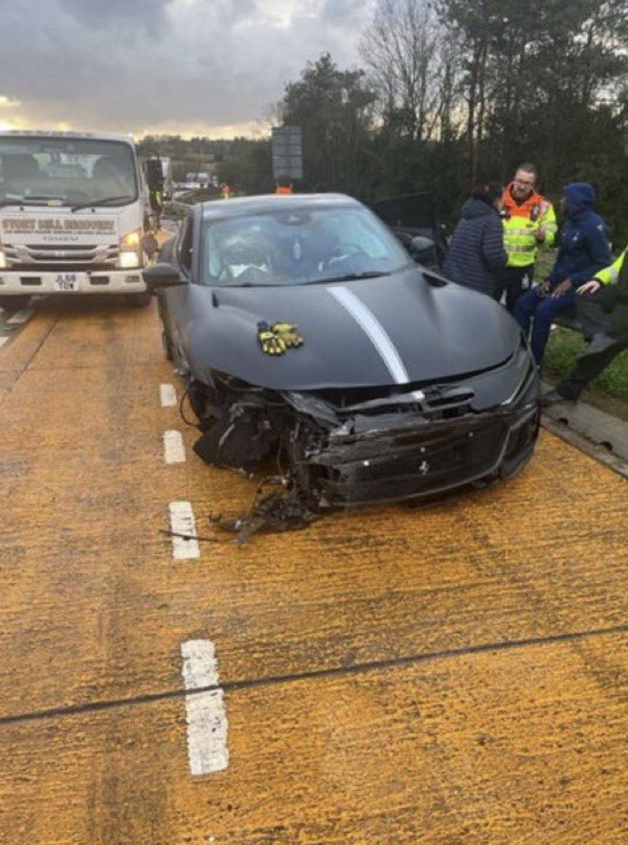 MegaPSG_'s tweet image. 🚨🚨 Randal Kolo Muani et Wilson Odobert ont eu un accident de voiture aujourd'hui. Par chance, nos deux Parisiens sont sains et saufs.

(@Lilywhite_Rose)