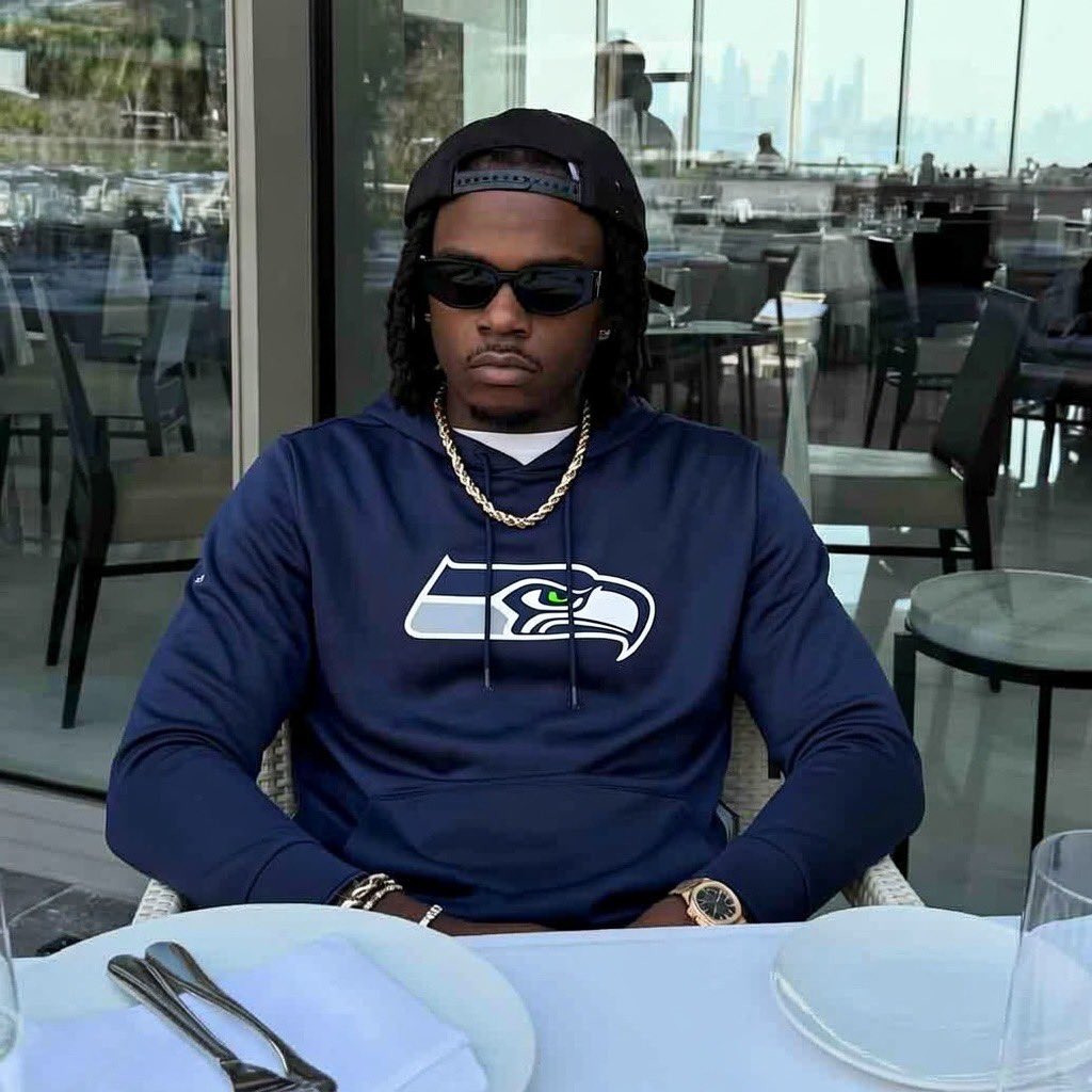 anthonyouthere2's tweet photo. @Seahawks Jobs not done. https://t.co/ymwgylPwfD