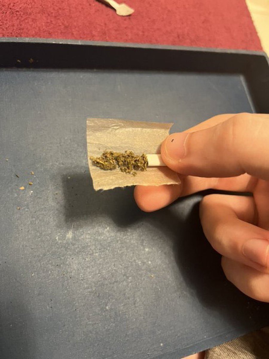 leodey4u's tweet image. since you start to smoke, you don dey this kind of situation before ?