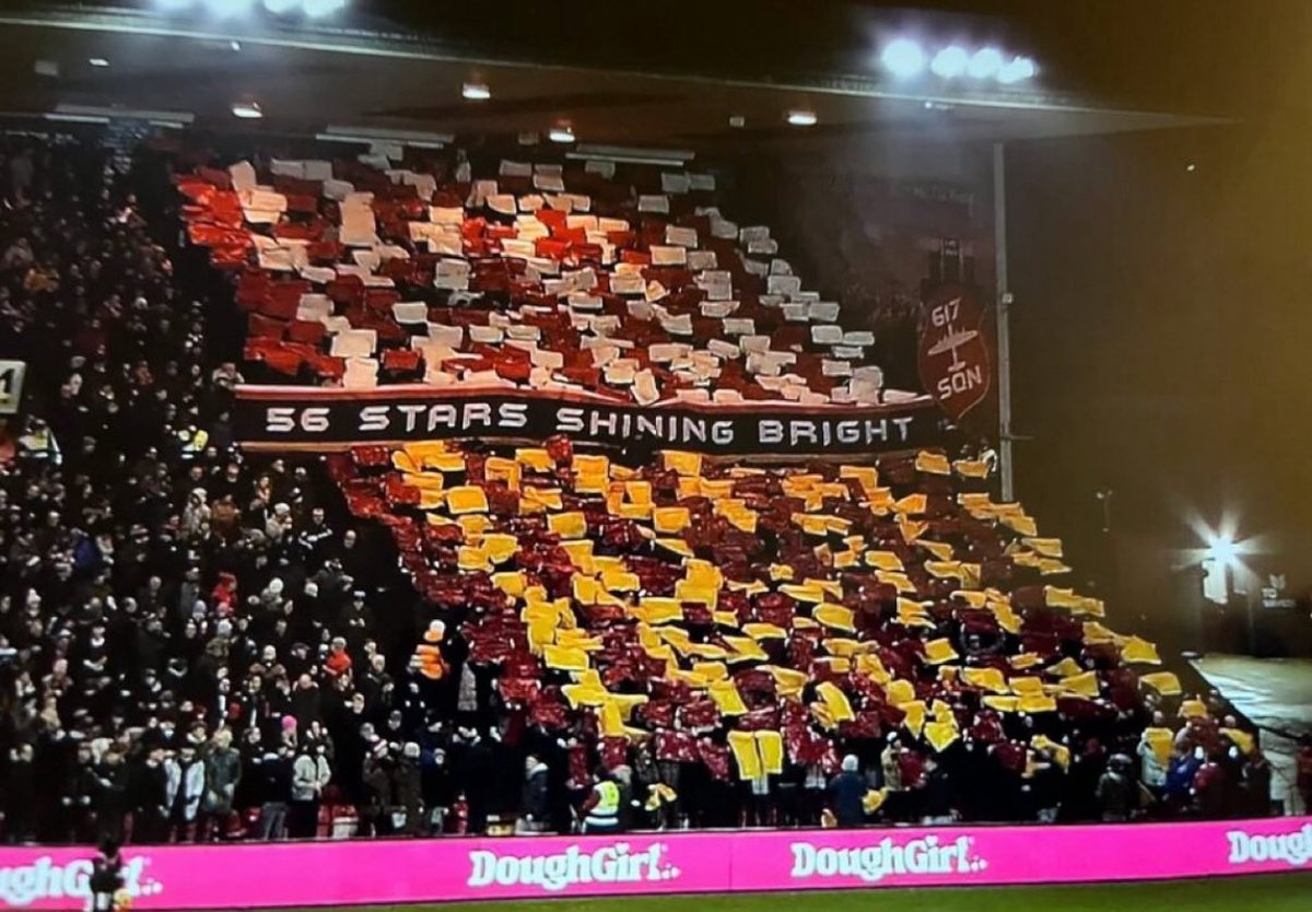 A lovely tribute by Lincoln City fans as they pay tribute to the 56 fans that died in the Bradford stadium fire in 1985.

A touch of class. ❤️