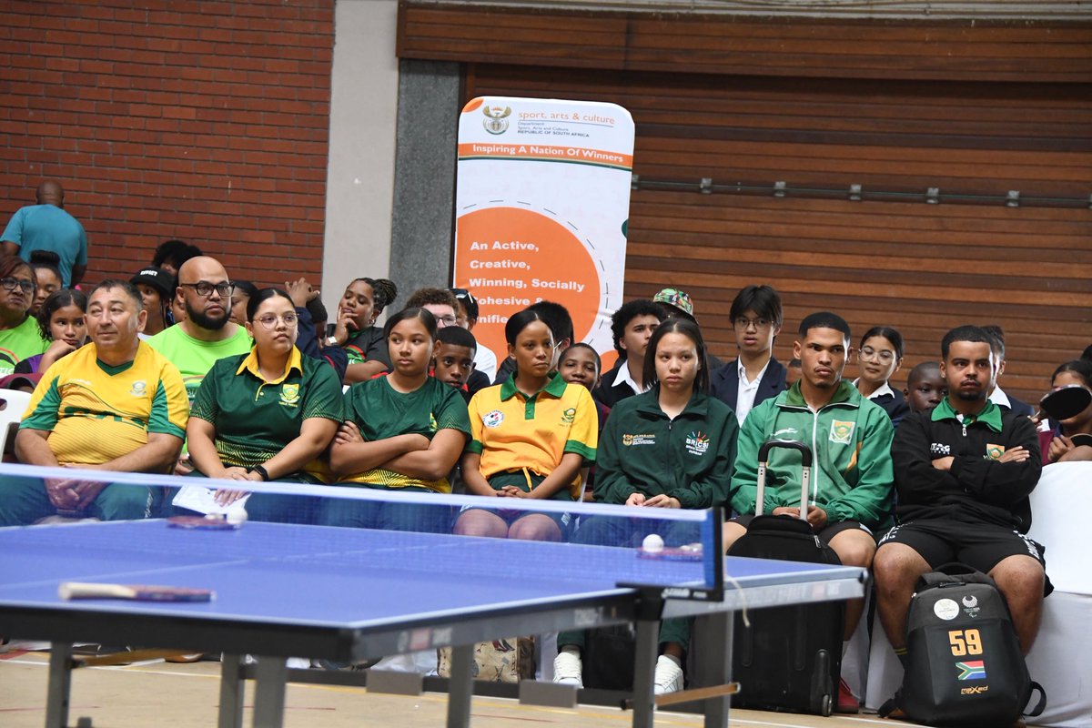 SportArtsCultur's tweet image. In Belhar, the Minister of Sport, Arts &amp;amp; Culture @GaytonMcK handed over table tennis equipment to local schools through the #BackToSchoolProgramme 🏓 Investing in youth, sport &amp;amp; brighter futures.

Game on, Belhar!

#SportForAll #MinisterGaytonMcKenzie