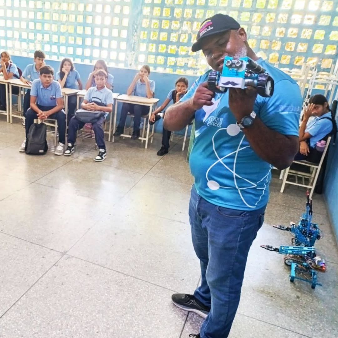 ¡El futuro de la ciencia se cultiva en Nueva Esparta! 🏝️🔬
En la escuela Ricardo Márquez Moreno, se dio un paso firme con el Plan de Territorialización del Programa Nacional Semilleros Científicos, despertando la curiosidad y vocación de 261 estudiantes de bachillerato.