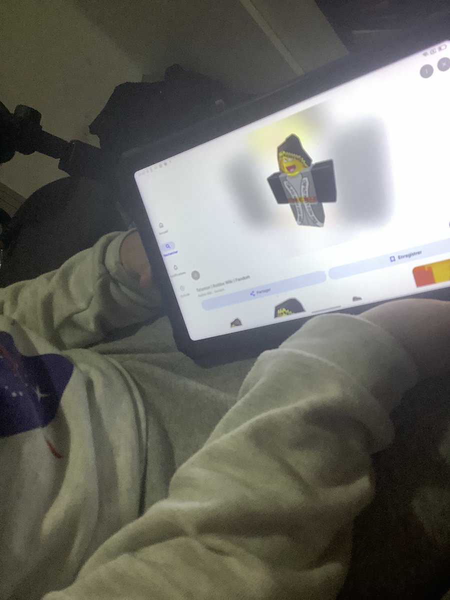 Toddellz's tweet image. I was crying my eyes out and my little brother tried to help me feel better so he just showed me a png of Telamon on his ipad