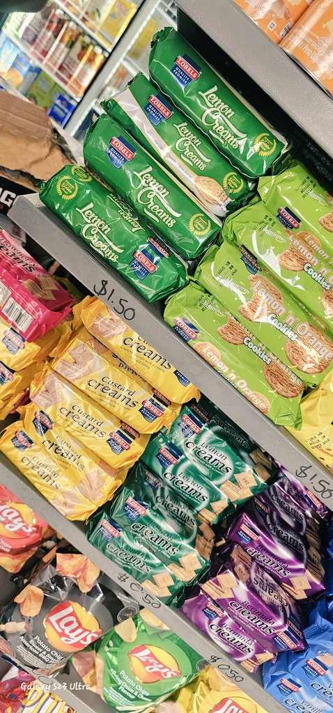 pasility1's tweet image. 2 prices, both from Lobels but machaiwo unobva watongoona