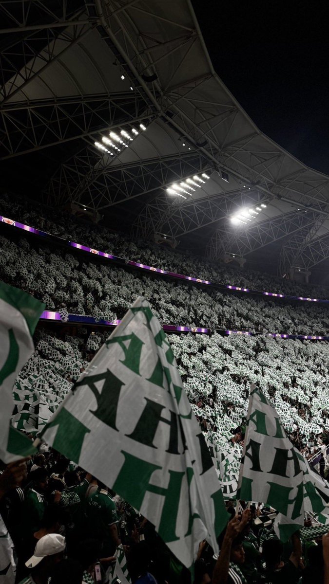 المدرج الأول tweet media