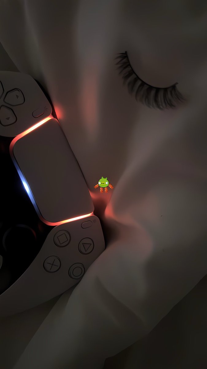 Oh nothing just laying down next to her eyelash cus I miss her 😪