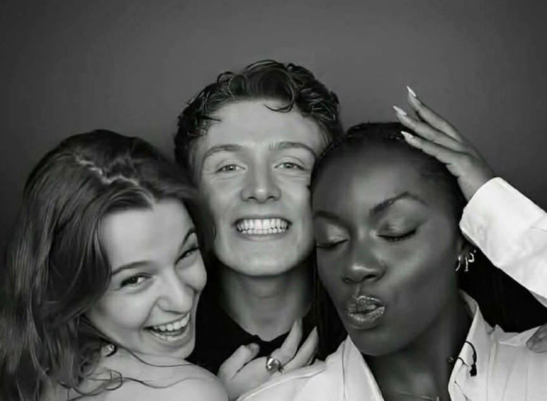 Saaaami_B's tweet photo. Sarah : « Moi je suis Cristina, Anouk ma Meredith et Bastiaan mon Georges » 🥹#StarAcademyLeLive https://t.co/azv5kbdBOF