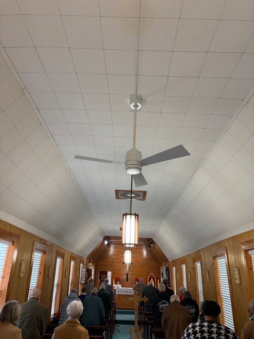 DioceseChas's tweet photo. On Jan. 24, Bishop Fabre celebrated Mass at Our Lady of Peace Mission in Bonneau. It was a lovely time with Father Norbert Mendonca and the community!
#ourladyofpeacemission #bonneau https://t.co/N87mU1gWnt