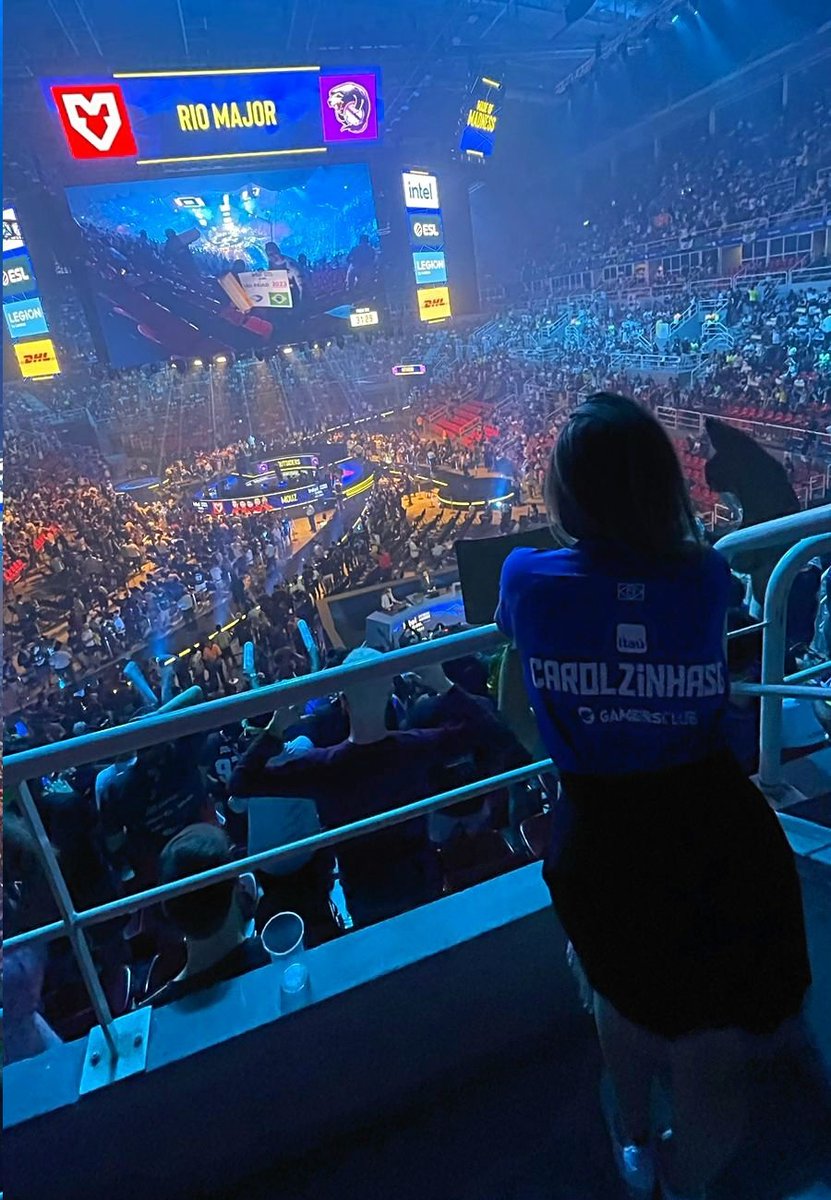 "Saudades de um Major, né, minha filha?"