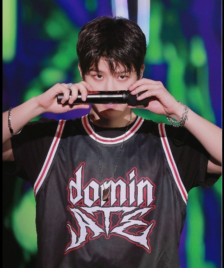 roxanaa53026996's tweet photo. Mis dos amores #seungmin  #lio #babystay #StrayKids好きな人と繋がりたい https://t.co/7UOuQIGfbv