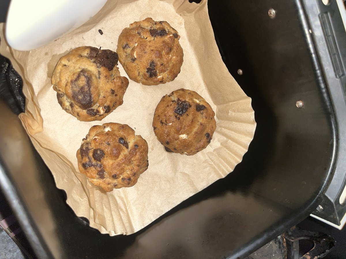 louiysmn's tweet photo. and still two years later, i learned how to baked cookies so i could give it to him hihi https://t.co/M8B7PcjhWB