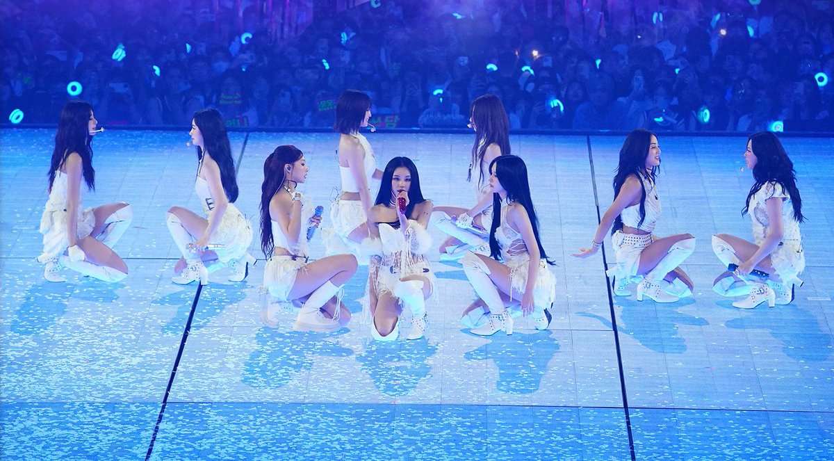About TWICE tweet media