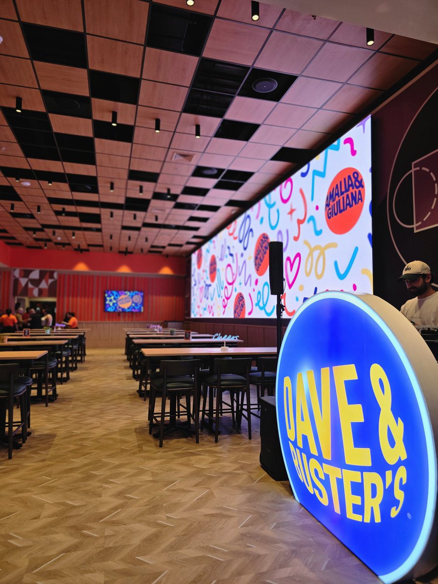 mcastillo1985's tweet image. Se separaron los niños de los hombres en RD 🇩🇴 #nohayquienmesaquedeaqui