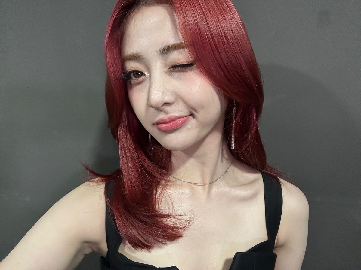 <a href="/SOURCEMUSIC/">SOURCEMUSIC</a> During a video call event, a fan threatened LE SSERAFIM’s Huh Yunjin for two full minutes. She looked genuinely scared. Please take immediate action! Screen participants, blacklist problematic fans, and prioritize your artists’ safety!

Reply !!!