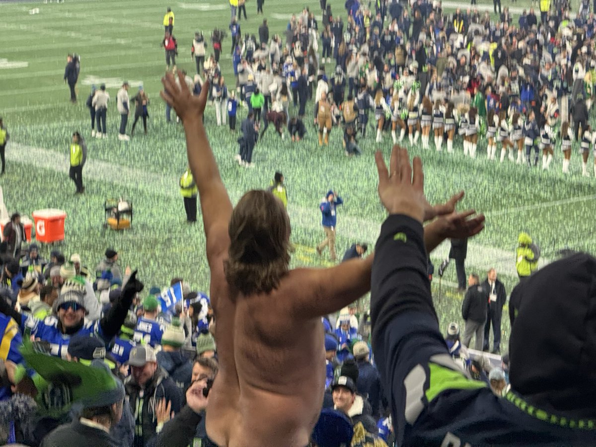 dpburnett's tweet photo. Let’s go!!! @Seahawks https://t.co/P10PSVAkV3