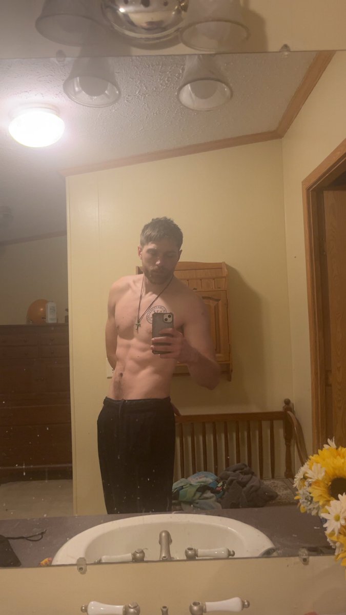 OscavenV's tweet photo. Not bad for a gamer 🤪🤪 #streamer #gamerdad #gofollow #twitch #varietystreamer
https://t.co/N5K5MRb5DS https://t.co/h9YcpeTwiF