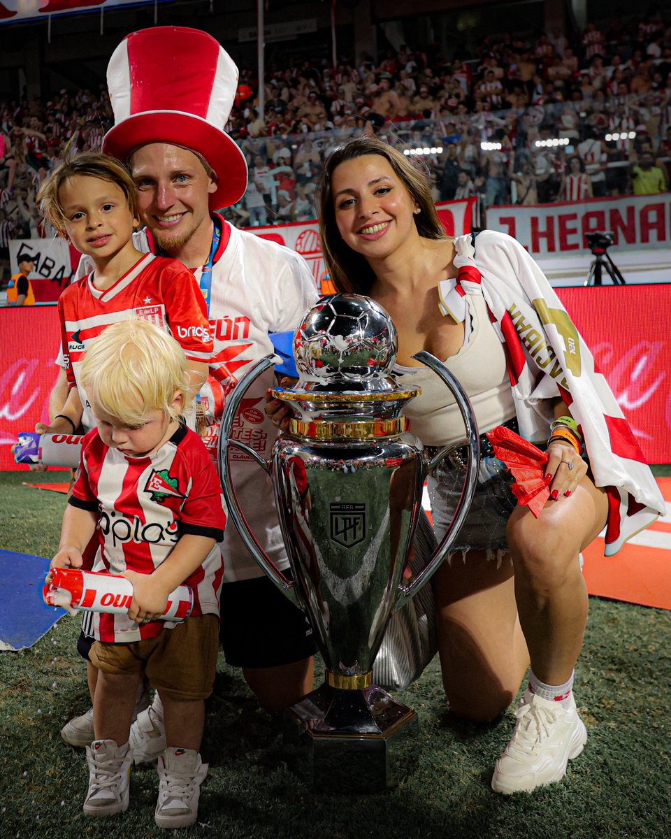 Cierro un ciclo con la tranquilidad de haber dejado todo en cada partido, defendiendo esta camiseta con orgullo y dandome el gusto de salir campeon 5 veces.

Muchas gracias pincha! 🇦🇹