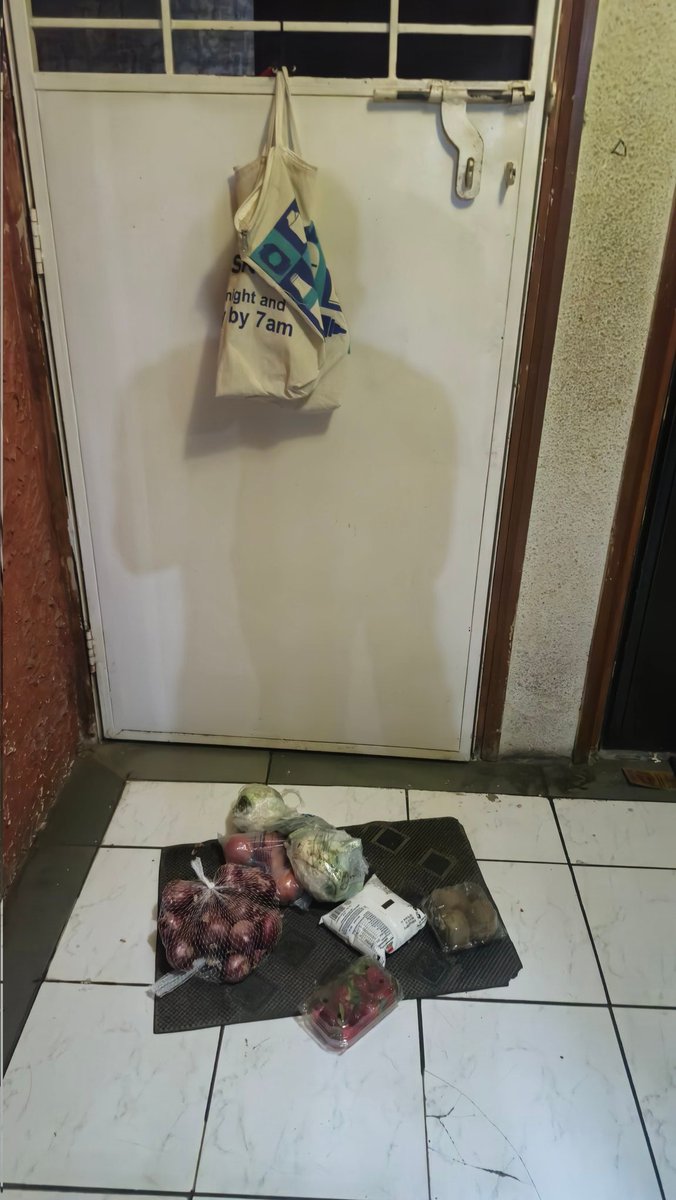 TapadiaAnil's tweet photo. @Milkbasketin All food items kept by delivery agent on floor mat outside my flat. Is this the way Milkbasket is going to deliver food items to their customers? What is hygine level? Not acceptable at all. Your customer care is telling me to use this items. Pathetic @Milkbasketin https://t.co/xprqryxsHv
