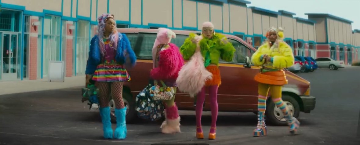 hiimbobbi's tweet image. Yummy yummy yummy costume design