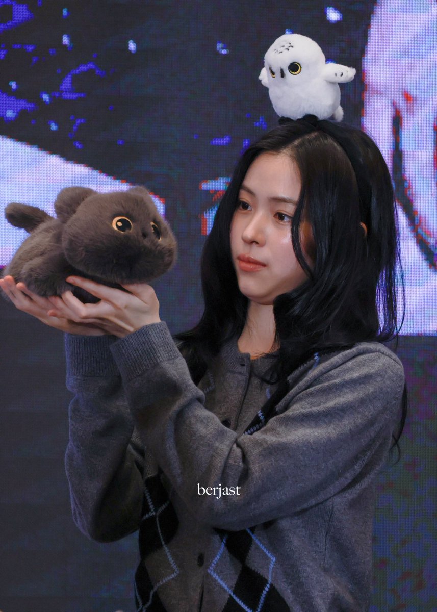 berjast_f's tweet image. 260124 MS

Cat bites cat

#RYUJIN #류진 #ITZY #있지