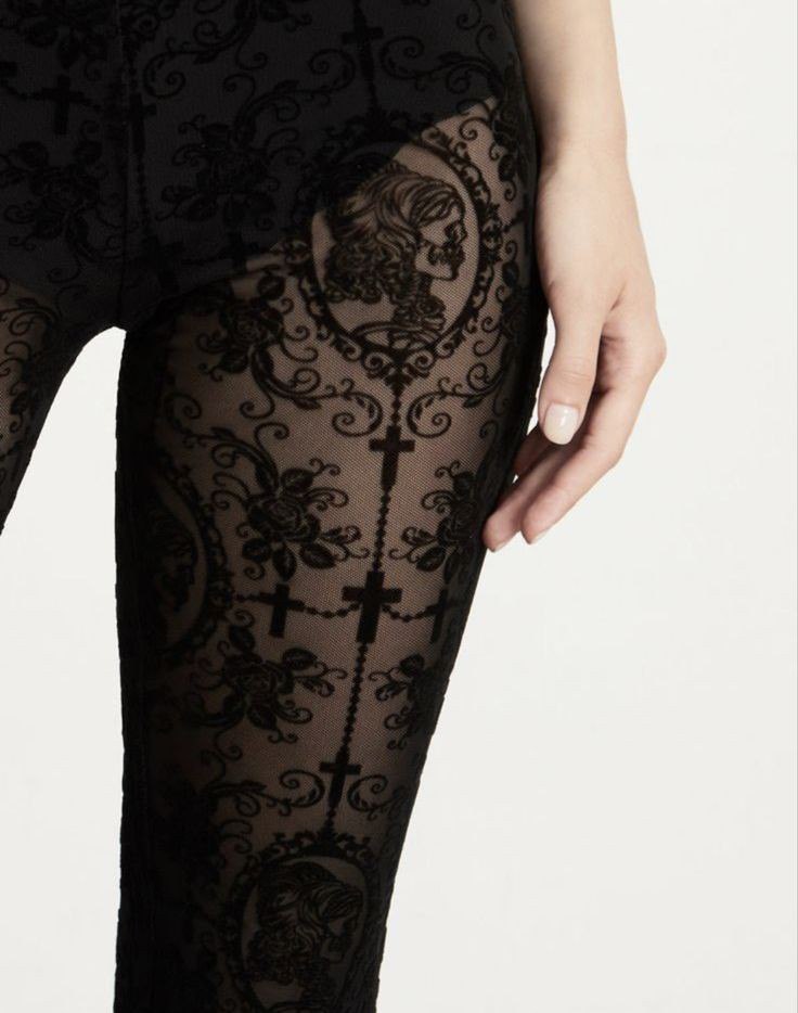 𝒗𝒆𝒕𝒆𝒎𝒆𝒏𝒕𝒔 𝒆𝒔𝒕𝒉𝒆𝒕𝒊𝒒𝒖𝒆𝒔 ✮⋆ tweet media