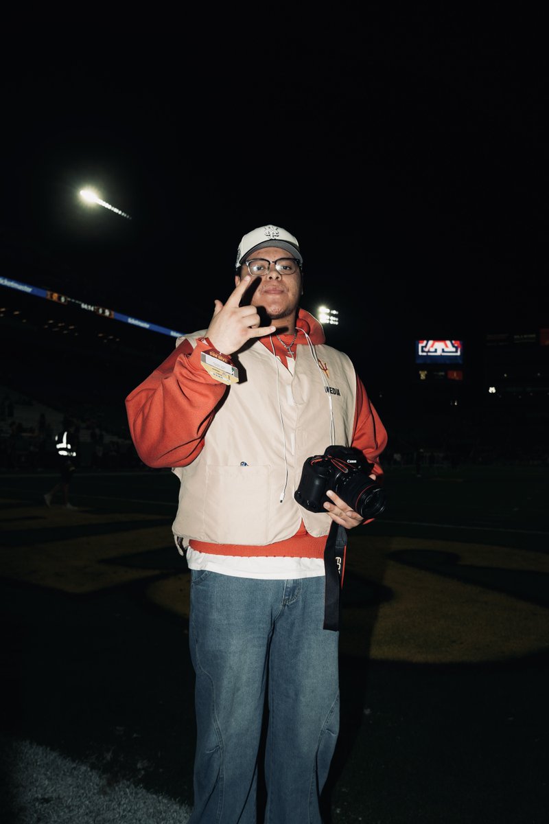 tenochmv's tweet photo. This image represents my personal brand because sports photography and videography are central to how I express my identity and career goals. It reflects my focus on storytelling, motion, and capturing real moments in sports. #MCO335 https://t.co/q4rP3sZJiA