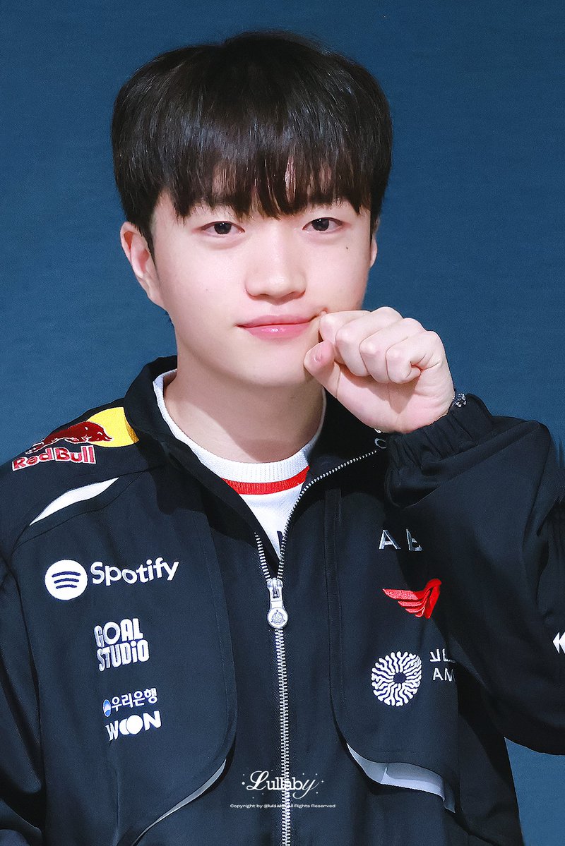 260125 
귀여운 척하는 게 아니라 타고난 거야  
#Keria #케리아 #류민석
<a href="/T1Keria/">류민석 Keria</a>