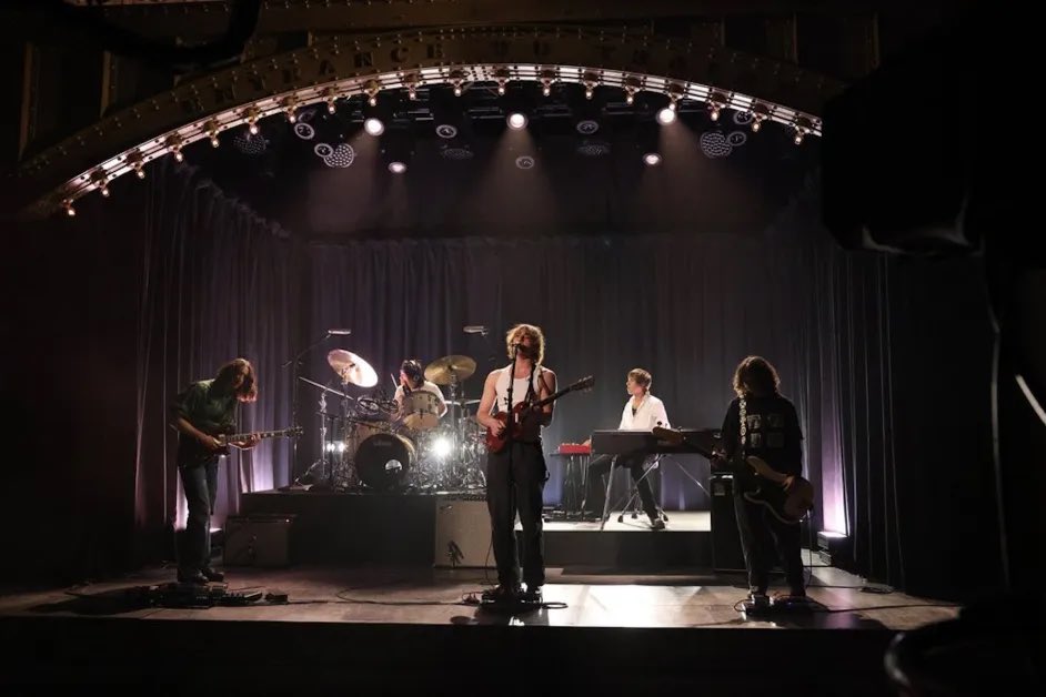 if I had a nickel for every time a band I liked performed on SNL only for internet trolls to call them cheap wannabes of other famous bands, I’d have two nickels which isn’t a lot, but it’s weird that it happened twice