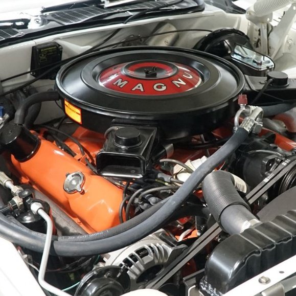 新旧マグナム(クライスラー製V8ハイパフォーマンスモデル) 