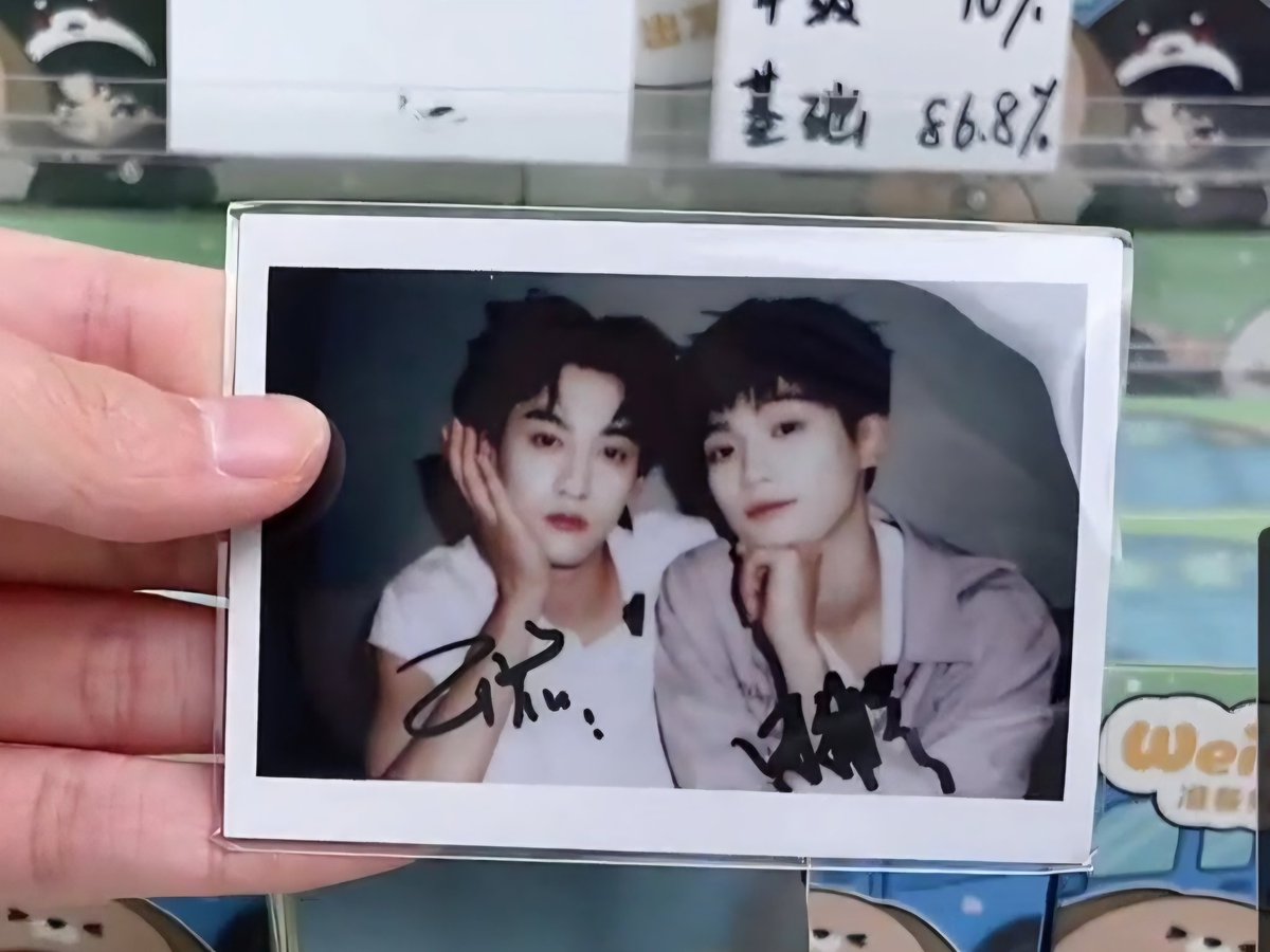 KroShopTwo's tweet image. ราคาและของให้เซทตามนี้นะคะ 
รอผลิต 4 เดือน

🌽เซท ฉือเฉิง เว่ยเว่ย
🎂เซท ชายกัว หมอเจียง
💰เซทละ 1,450฿ / มัดจำ 900฿
(ราคารอบเดียว รวมส่งกลับไทย)
🚚ค่าส่งไทยเก็บตอนของมาถึง
📧 สนใจทัก Line lin.ee/y4Uwc3L

🌽ธีมทุ่งข้าวโพด กับ 🎂ธีมทุกสิ่งเป็นไปได้ด้วยดี…