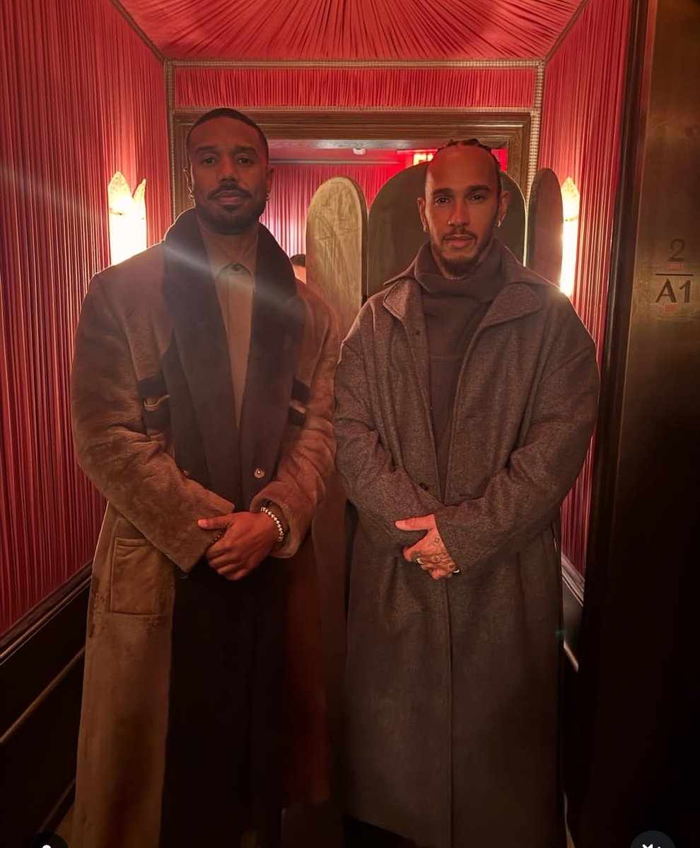 As vezes no silêncio da noite eu penso nessa foto e sinto muitas coisas