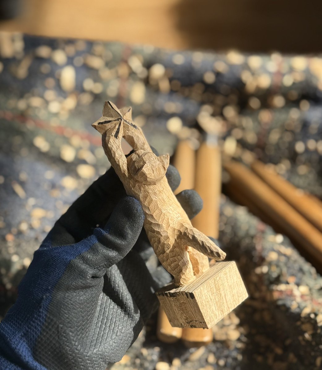 花房さくら　木彫り　バナナ バ・ナ・ナ〜！！ #banana#weightlifting #cat#sculpture#hanafusasakura