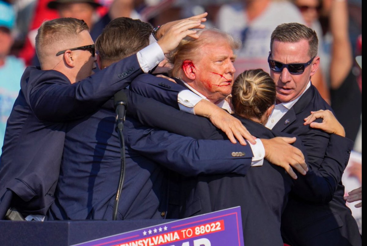 PresWar38385's tweet image. Republicans will tell you it was all staged like this: