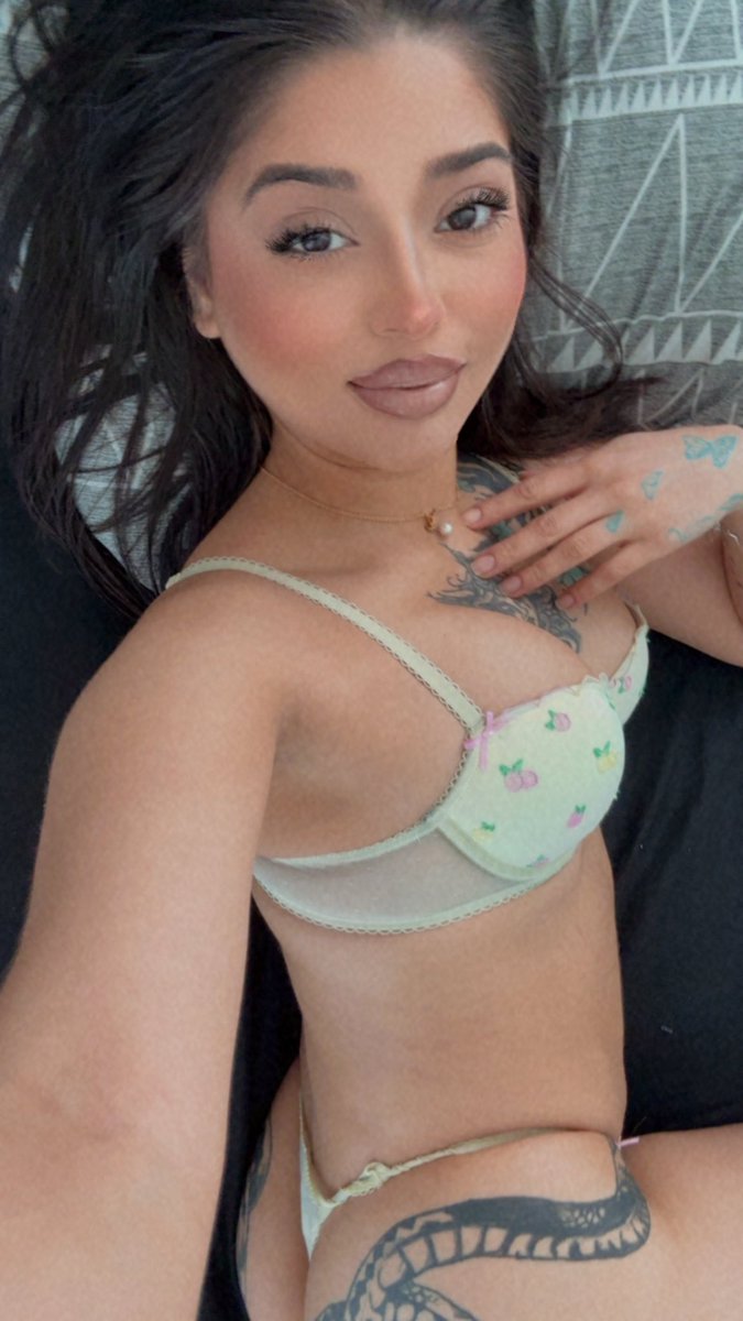 Monicaced09's tweet photo. I’m backkkkk yall miss me? Dm me 👀💦 https://t.co/hwPM6p9NLz
