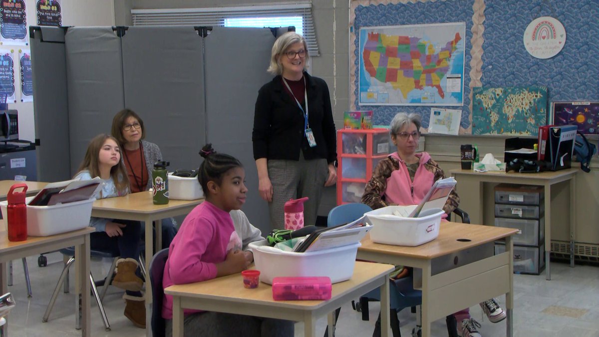 News_8's tweet photo. Congratulations to our latest Golden Apple Award winner Nancy Kehoe! Kehoe teaches special education at Greece Athena Middle School. She's been teaching for 30 years and her classroom is an inviting place for anyone looking for guidance.

https://t.co/XE8nO7T2z1 https://t.co/y9G7rtSsmd