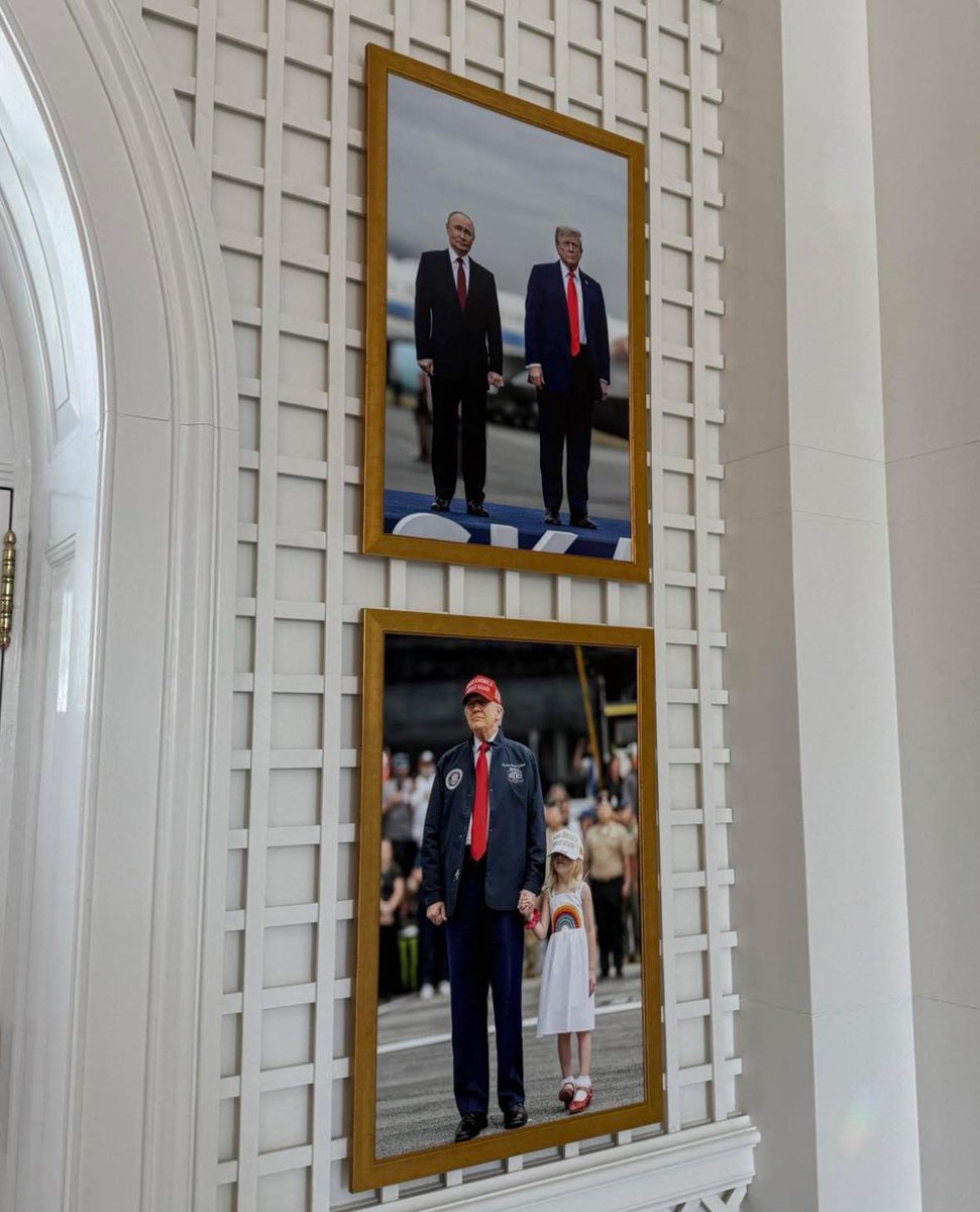 OccupyDemocrats's tweet image. BREAKING: Eagle-eyed PBS reporter Elizabeth Landers spots a literal photo of Vladimir Putin hanging in the White House, situated in a place of honor in a vestibule connecting the West Wing and Residence.

The picture is of the murderous Russian war criminal and Donald Trump at…