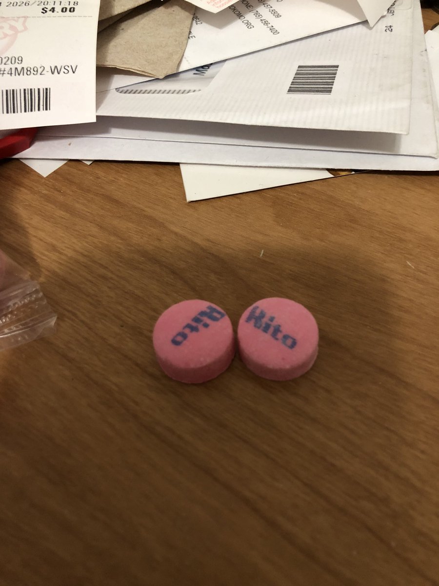 kw900lkevin's tweet photo. Shrink flatiron these as most things used to be bigger #wintergreen lozenges https://t.co/slHxTK6LMp