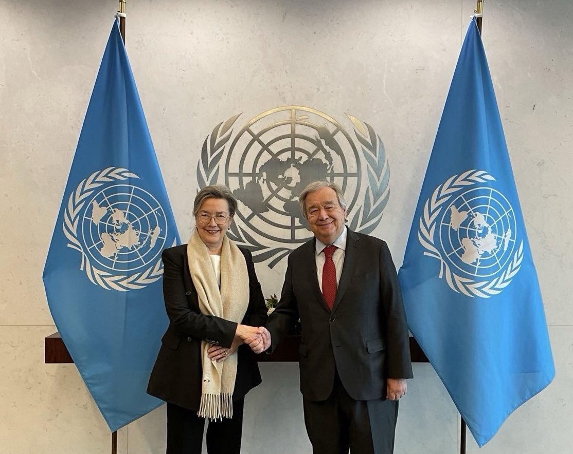 As a follow-up to 🇫🇮President Stubb’s meeting in September, #FinlandUN Ambassador <a href="/ElinaKalkku/">Elina Kalkku</a> continued the discussion with 🇺🇳Secretary-General <a href="/antonioguterres/">António Guterres</a> on how to strengthen UN #PeaceMediation.