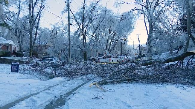 Many Nashville residents remain without power four days after the winter storm. As of Tuesday afternoon, more than 120,000 NES customers are still in the dark. Frustration is growing, especially in Bellevue, where residents say they haven’t seen crews yet. bit.ly/4bojh9J