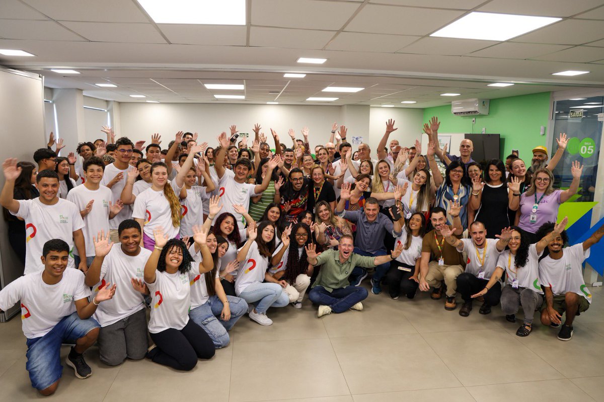 Juventude é força, talento e futuro. Em Gravataí, inauguramos mais um Centro da Juventude Reconstrução, uma política pública que transforma desafios em oportunidades. São 12 centros no RS e 12 mil jovens preparados para escrever uma nova história. 

Foto: Brayan Martins / Sedes.