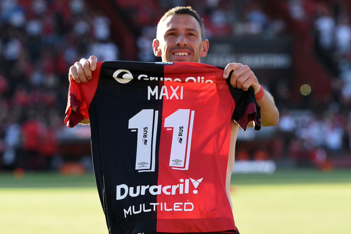 Elbebo_'s tweet photo. Me llamaron de Boca y de River, pero yo juego en #Newells nada más , jugó hasta los 40 con la roja y negra , solo Maxi , único #Newells https://t.co/UXNusIM2qJ