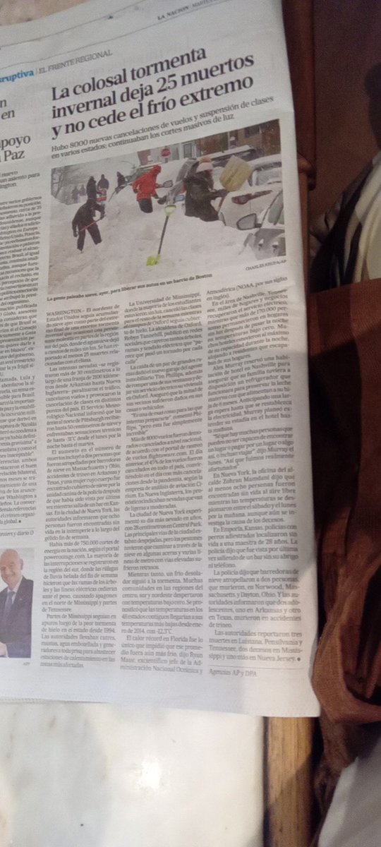 SperoniIris's tweet image. La Nación hoy.
Tres columnas para el frío en EEUU.
Cero columnas para los incendios.