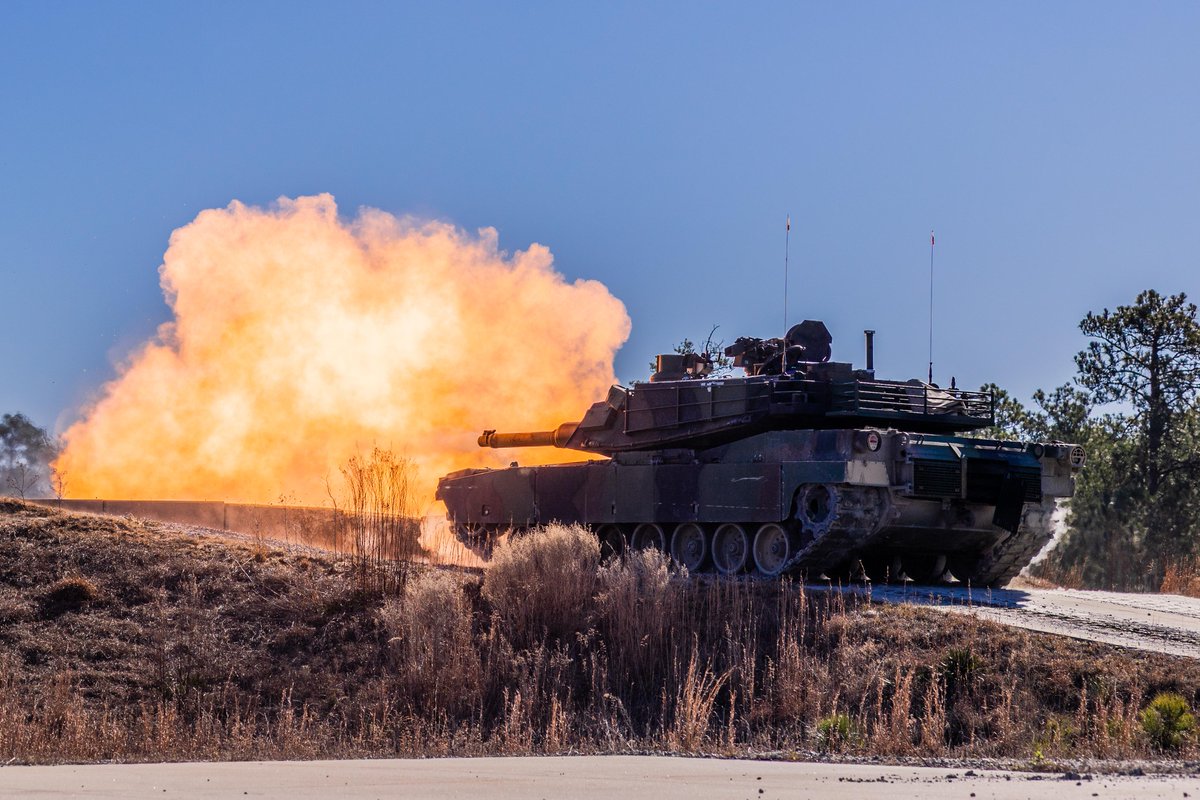 MCoEFortBenning's tweet image. Local Forecast at Ware Range: 100% chance of "Send It," followed by heavy thudding. ⚡️

#M1 Abrams live-fire is more than just making noise; it’s about timing, teamwork, and making sure the only thing more accurate than the optics is the crew’s communication.
