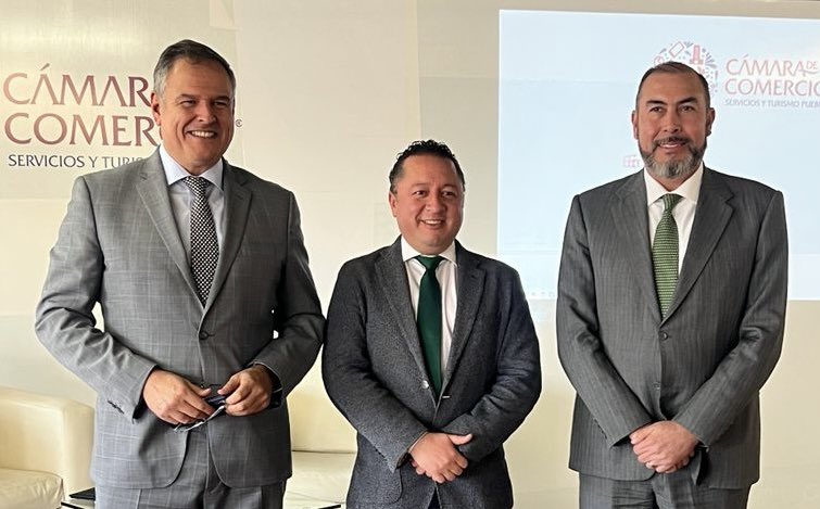Herbertorod's tweet photo. Disfruté la contienda por la presidencia del @CCEPuebla: fortaleció la democracia interna y se dio con nivel y respeto.

Reconozco en @JPCISNEROSM y en Alberto a grandes personas y empresarios. Felicidades a ambos y éxito en lo que viene. La unidad es clave para representar mejor a quienes hacemos empresa.